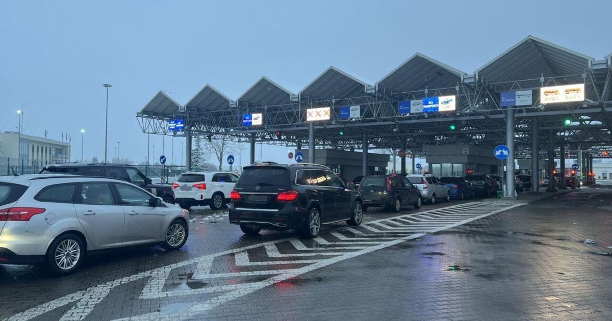 Прикордонники повідомили про значні черги на українсько-польському кордоні