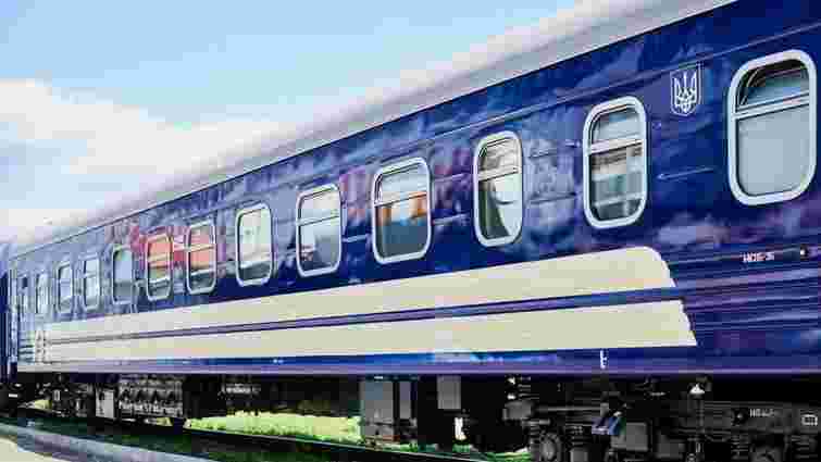 На Житомирщині з рейок зійшов вантажний потяг, є травмовані