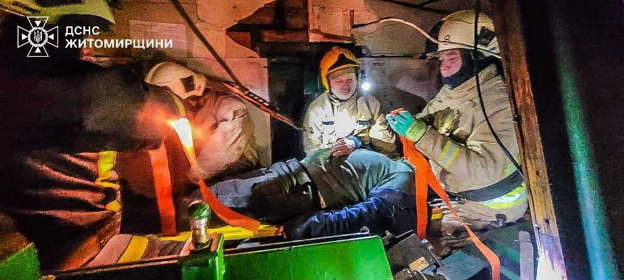 Аварія на залізниці у Житомирській області, фото ДСНС