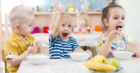 Святковий стіл для дітей: які страви подавати і які обов'язково виключити