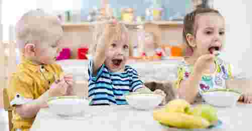 Святковий стіл для дітей: які страви подавати і які обов'язково виключити