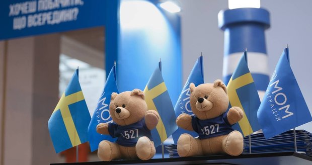 МОМ представила у Львові інсталяцію, що вчить розпізнавати небезпеку торгівлі людьми