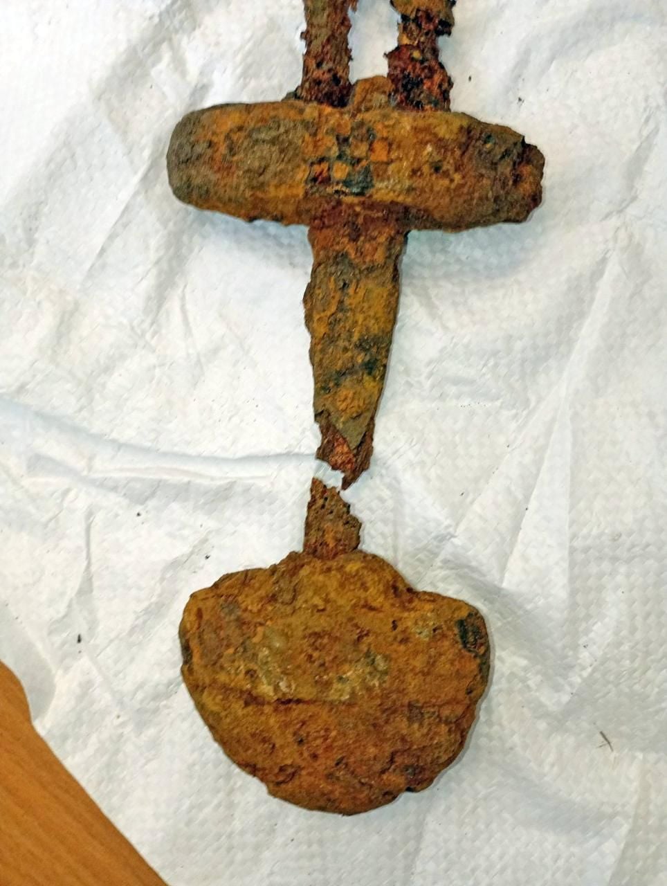 Меч походить із поховання. Фото музею