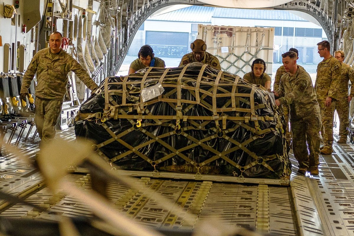 Військова допомога США для України цього року скоротилась у 77 разів 