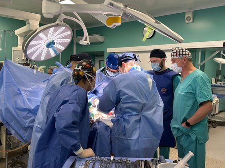 Львівські хірурги відновили військовому 12,5 см кістки за новою методикою