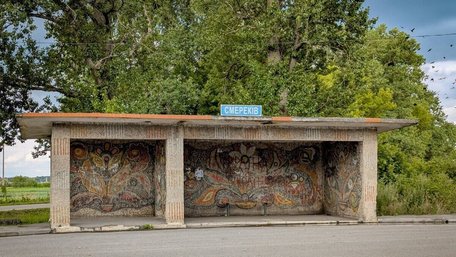 На Львівщині під час ремонту траси знищили мозаїчну зупинку