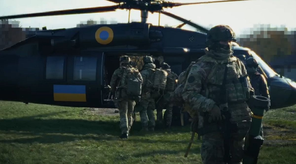 ГУР показало десантування спецпризначенців на Покровському напрямку