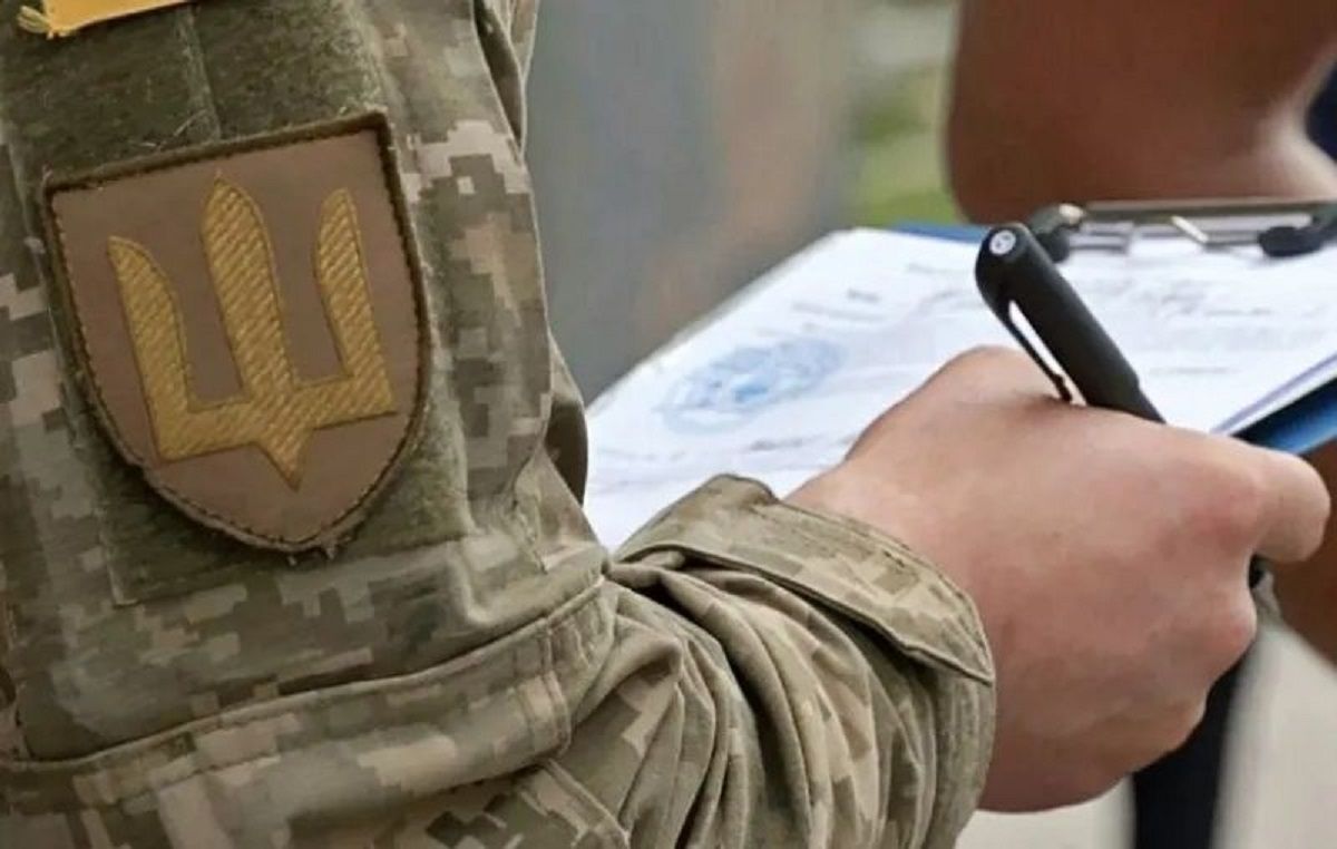 На Рівненщині ломом побили військового ТЦК, він у тяжкому стані