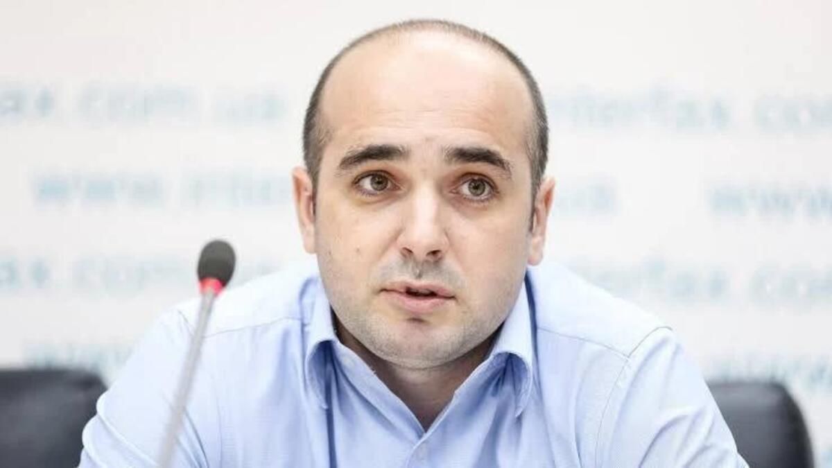 Після журналістського розслідування уряд відсторонив голову Держлікслужби Романа Ісаєнка