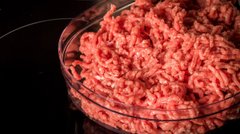 Ідеальні пропорції для котлет: скільки хліба та цибулі потрібно додати до фаршу 