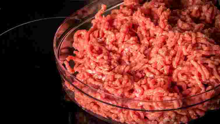 Ідеальні пропорції для котлет: скільки хліба та цибулі потрібно додати до фаршу 