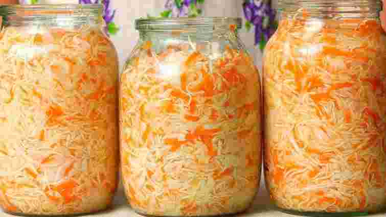 Поширена помилка, яка псує смак: чи варто промивати квашену капусту