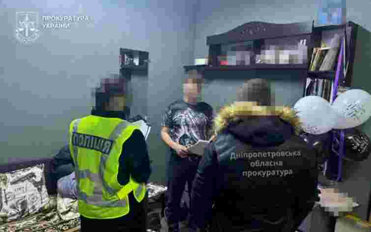 На Дніпропетровщині викрили мережу фальшивих рехабів, де силою утримували 287 людей