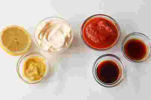 7 найкращих соусів, якими можна заправити салати замість майонезу