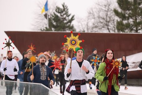 У Львові відбувся благодійний костюмований «Забіг Звіздарів». Фото дня