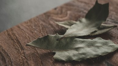 Ефект вражає: навіщо потрібно заморожувати лавровий лист