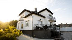 Шалений попит на автономність: які ціни на приватні будинки в західному регіоні