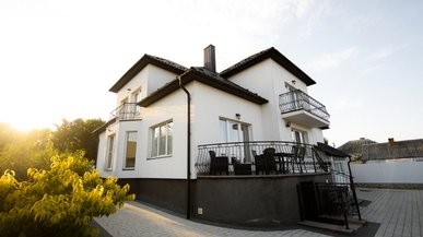 Шалений попит на автономність: які ціни на приватні будинки в західному регіоні