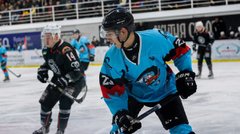 Клуб чемпіонату України з хокею призупинив свою участь у змаганнях, висловивши недовіру ФХУ