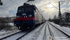 Пасажирський поїзд на смерть збив місцеву мешканку в Пустомитах