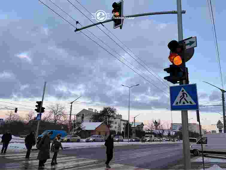 Біля перехрестя вул. Стрийська – Максимовича запрацюють нові світлофори