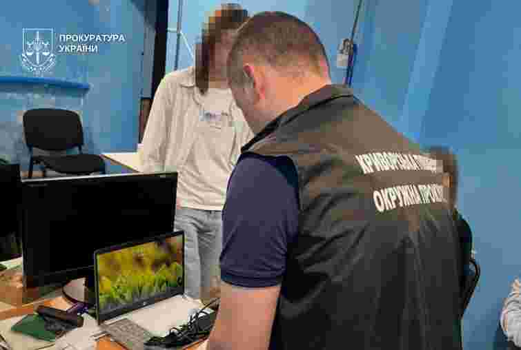 На Дніпропетровщині проректор вишу продавав сертифікати про володіння українською мовою