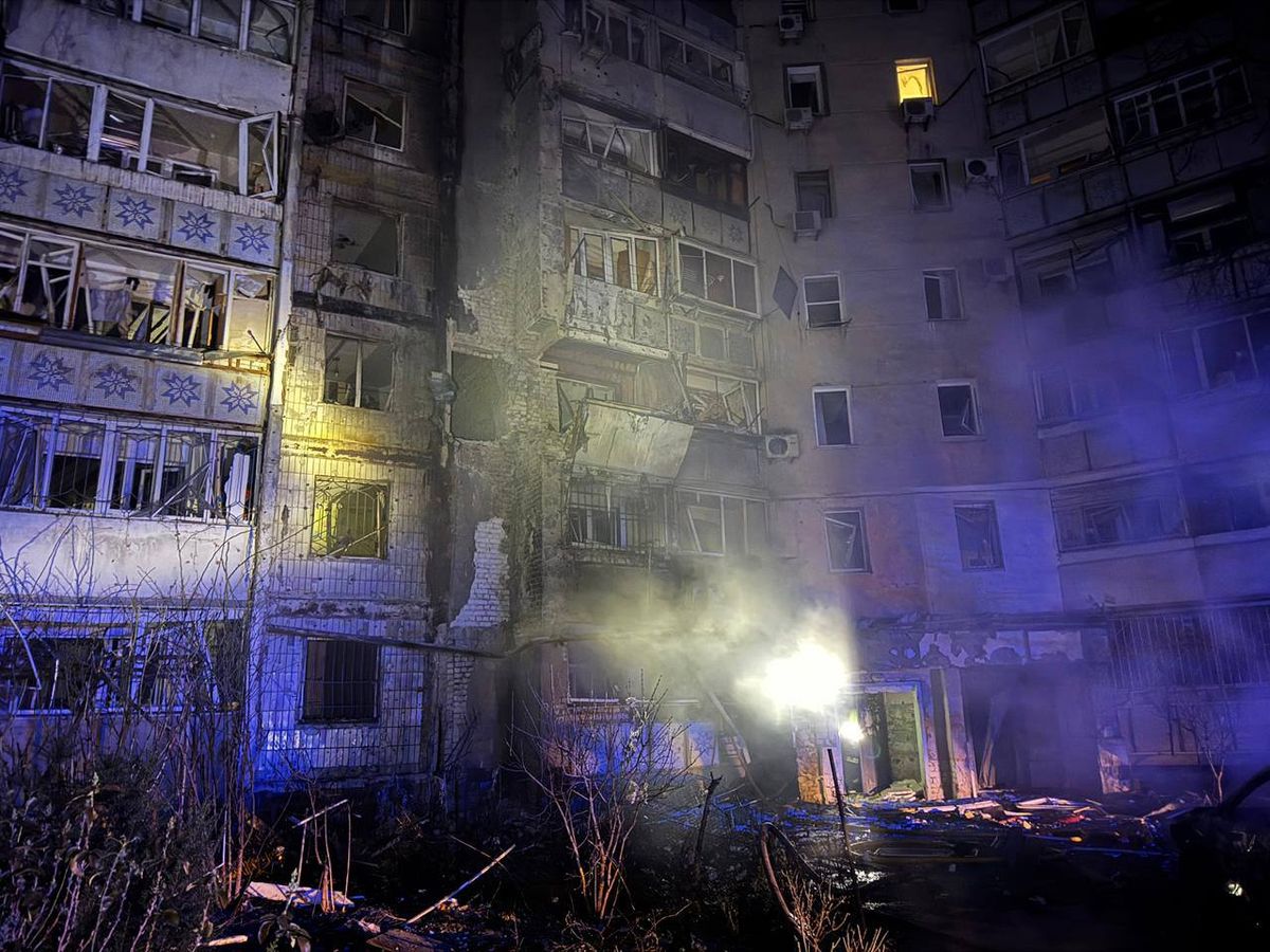 Унаслідок атаки дронів на Одесу пошкоджена багатоповерхівка, серед постраждалих – діти