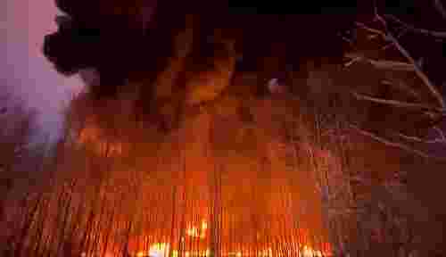 У російському Рибінську загорілись резервуари з пальним 