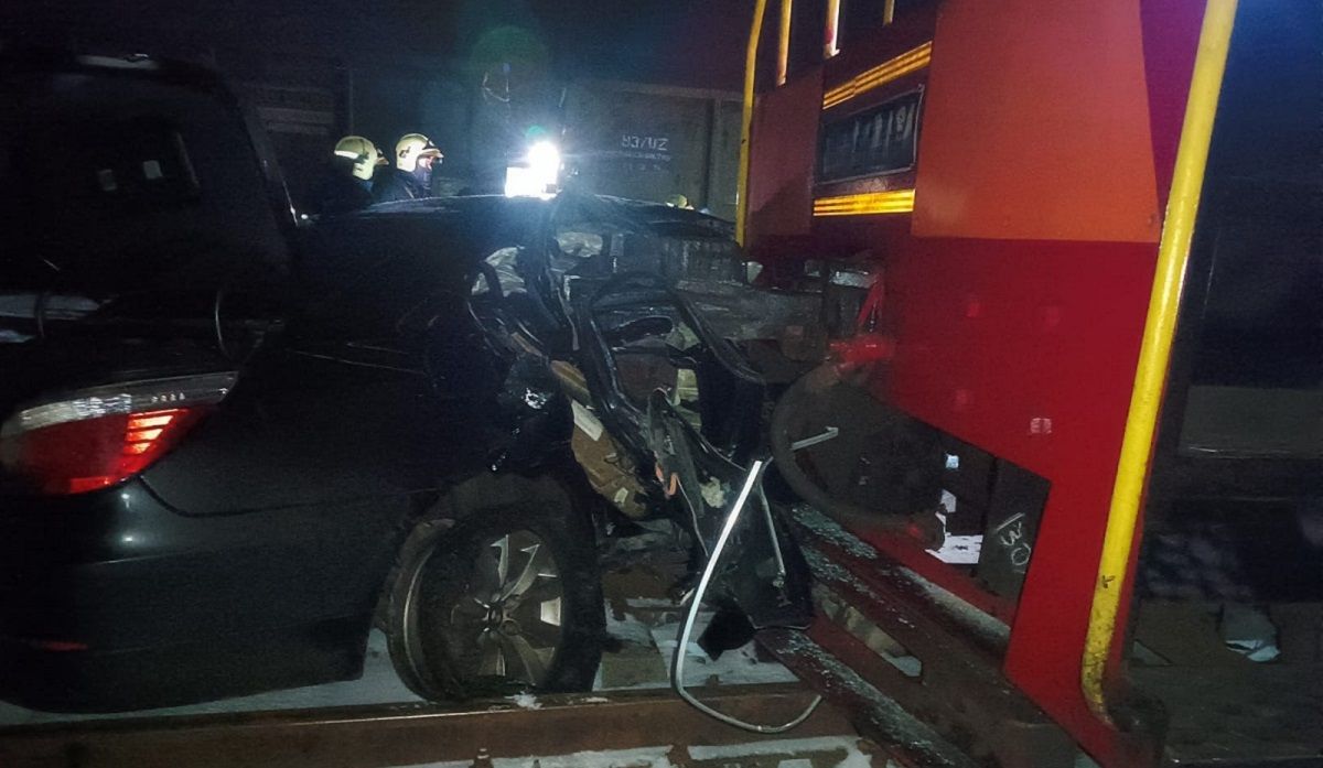 36-річний водій BMW вчинив смертельну ДТП на залізничному переїзді у Жовкві