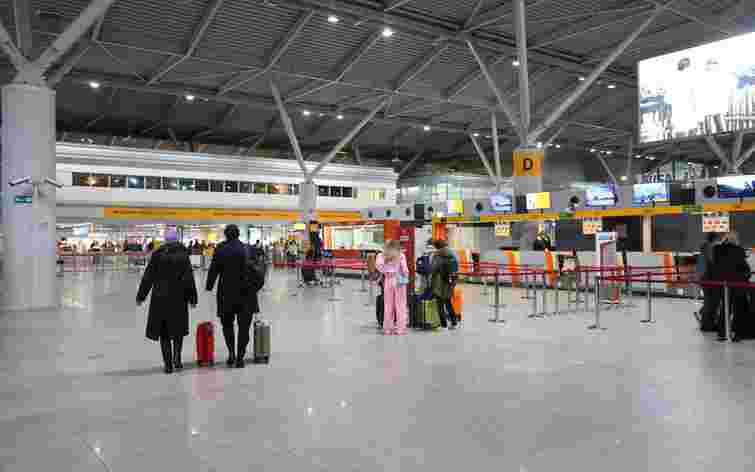 В аеропорту Варшави затримали українця із пристроєм для глушіння радіохвиль