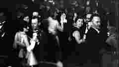 Маскаради, конфеті та хвилина для поцілунків: як у Львові зустрічали Новий рік сто років тому