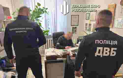 Івано-Франківський поліцейський незаконно оформив квартиру загиблої на «Азовсталі» родички