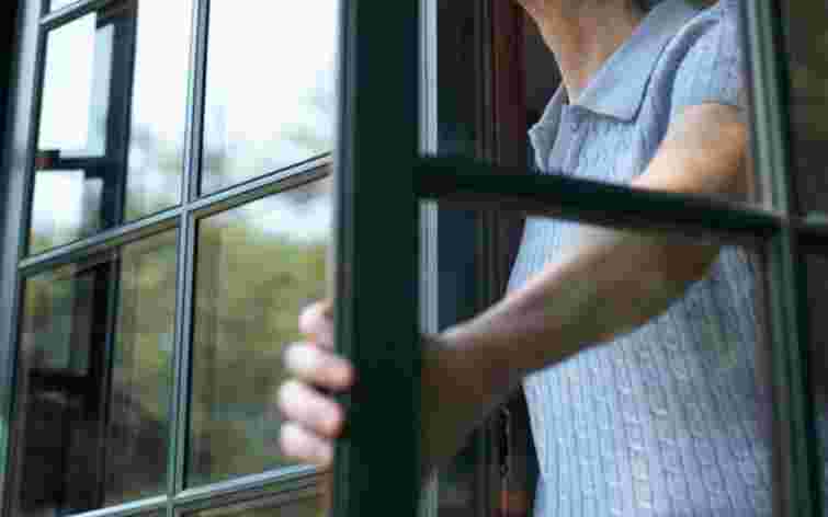 У Шептицькому 53-річна жінка послизнулася і випала з дев’ятого поверху