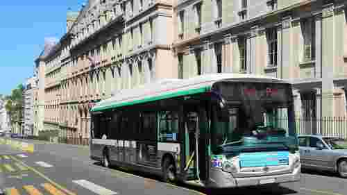 Франція передасть двом областям України 400 автобусів