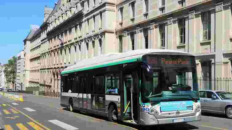 Франція передасть двом областям України 400 автобусів