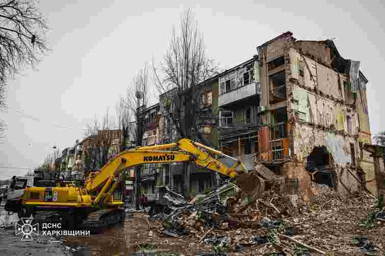 На місці російського удару в Харкові знайшли тіла ще трьох людей
