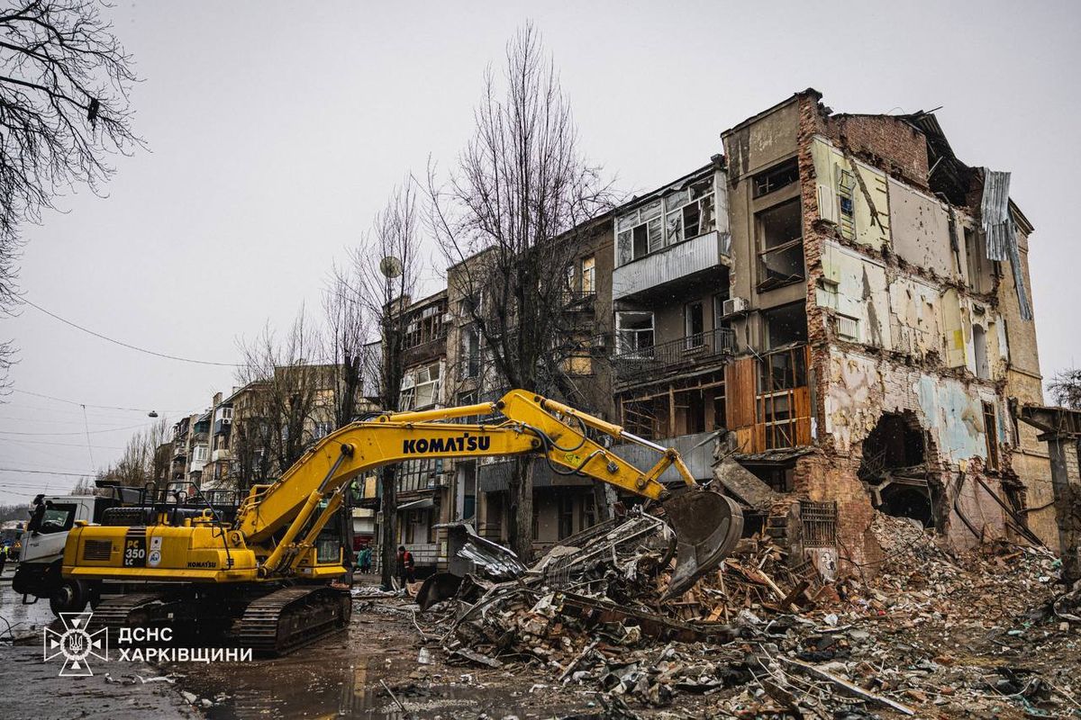 На місці російського удару в Харкові знайшли тіла ще трьох людей
