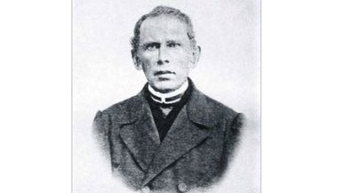 Священник, який власний будинок перебудував на школу