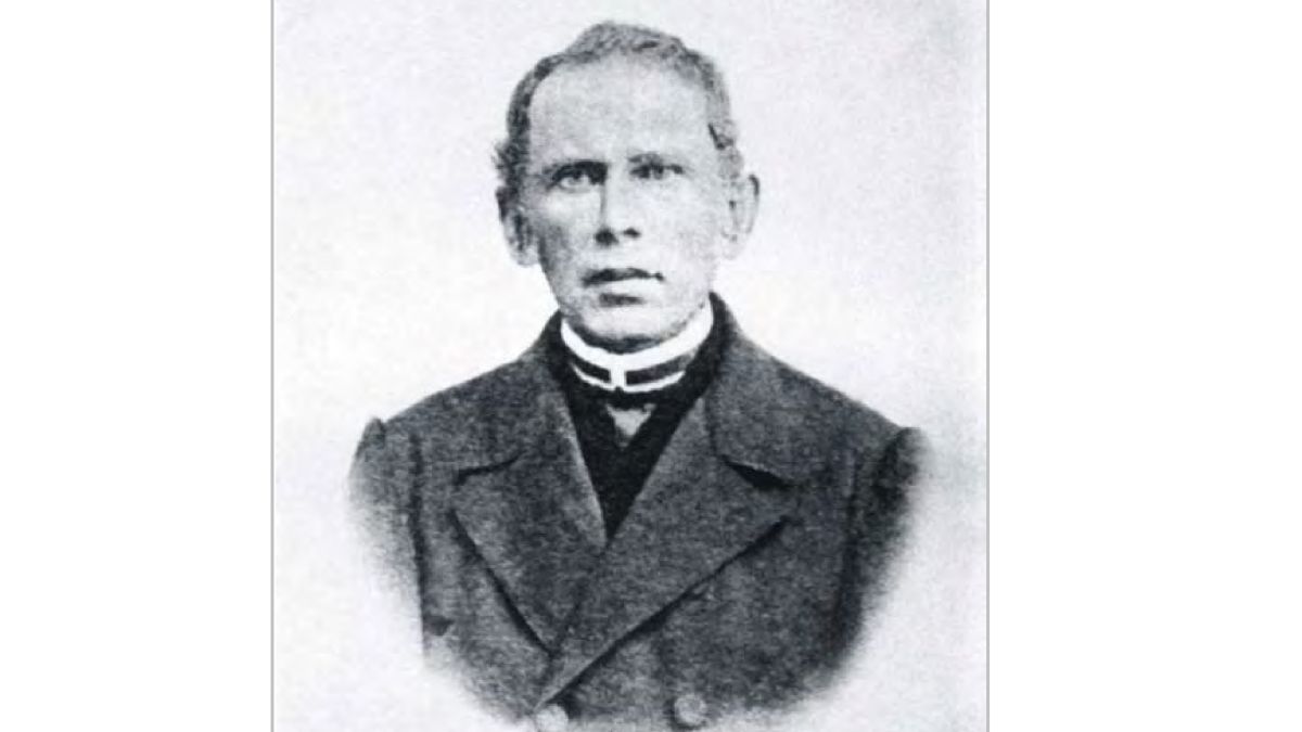 Священник, який власний будинок перебудував на школу