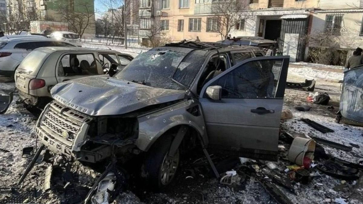 У Києві вибухнув автомобіль військового під час відкриття багажника