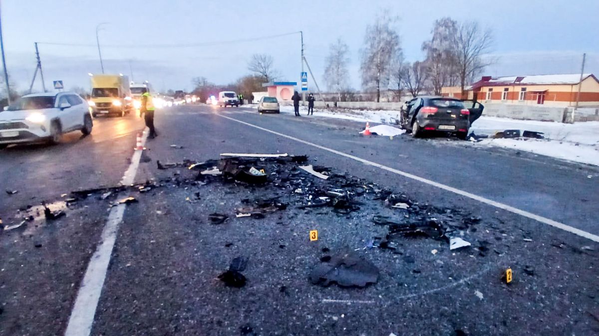 На Рівненщині у ДТП загинула водійка легковика та її 12-річна дочка