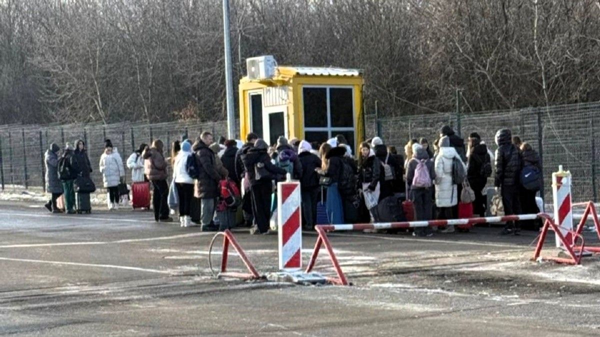 Популярний пункт пропуску на кордоні зі Словаччиною відкрили для пішоходів