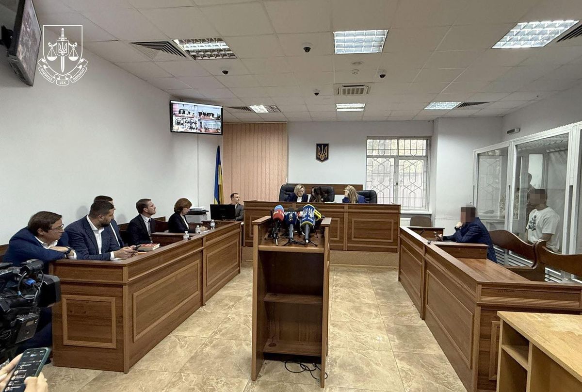 За затягування справи про вбивство підлітка у фунікулері в Києві відсторонили адвоката