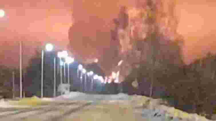 Вночі дрони масовано атакували низку російських областей, зайнялися пожежі