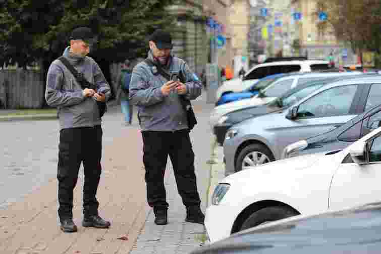 У Львові назвали вулиці з найбільшою кількістю порушень паркування 