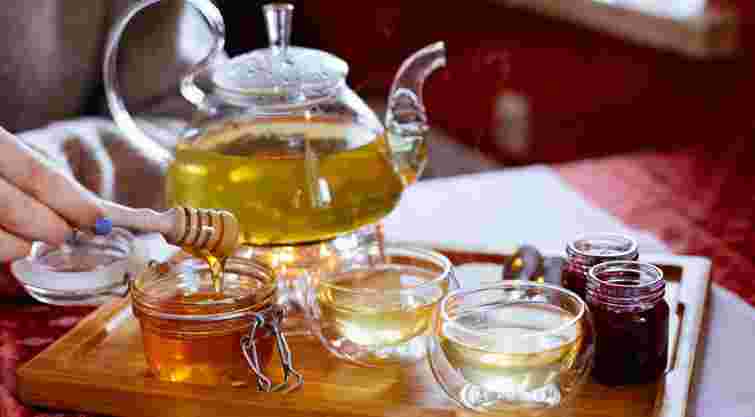 Ананас, мед і гостра їжа: 6 продуктів, які допоможуть позбутися закладеності носа