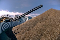 Аграрії з чотирьох областей отримають модульні зерносховища 