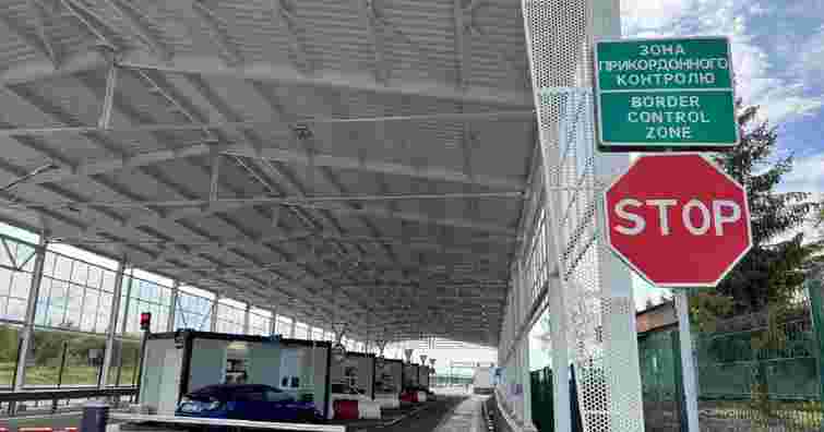 Після скандалу в рейсовому автобусі в Україну не пустили італійця з проросійськими поглядами