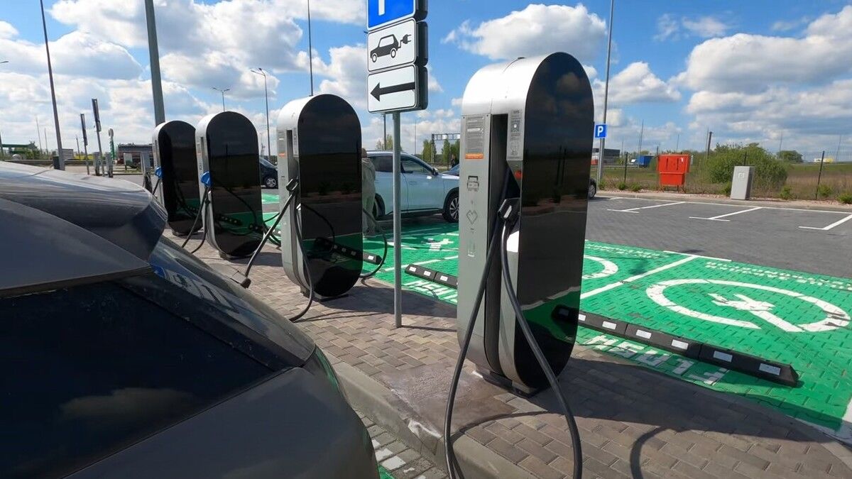 Станції для зарядки електромобілів у Львові встановлюватимуть через конкурси