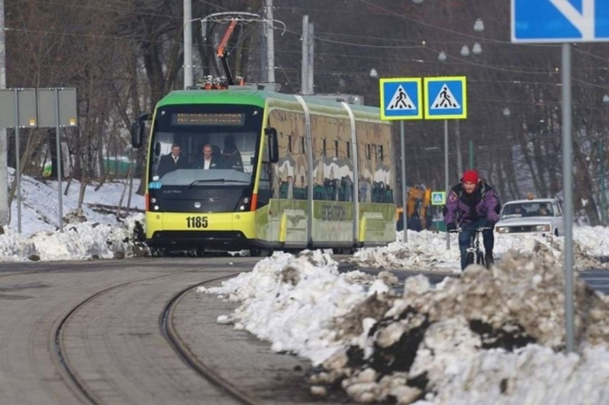 У Львові почали відновлювати електропостачання критичним підприємствам